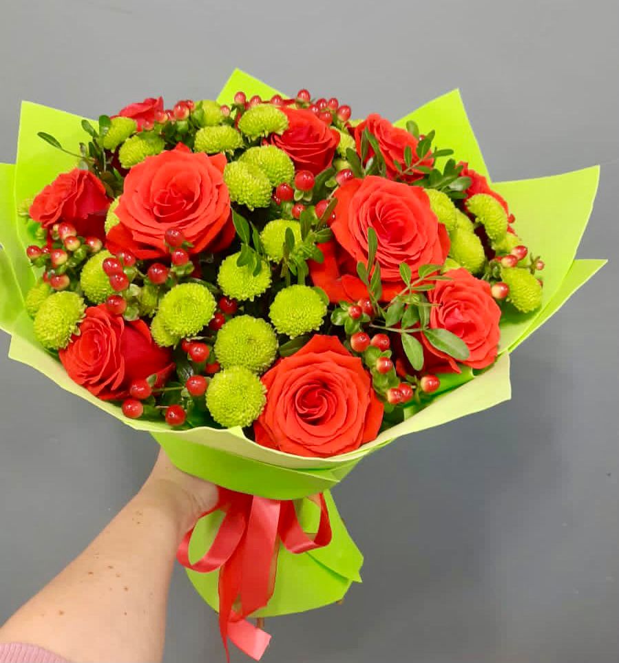 Букет цветов из: Хризантемы и Розы в Черемном