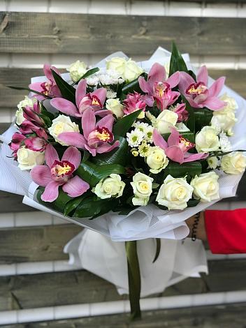 Букет цветов из: Розы и Хризантемы в Черемном