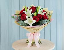Букет цветов из:  Лилии и Розы в Черемном