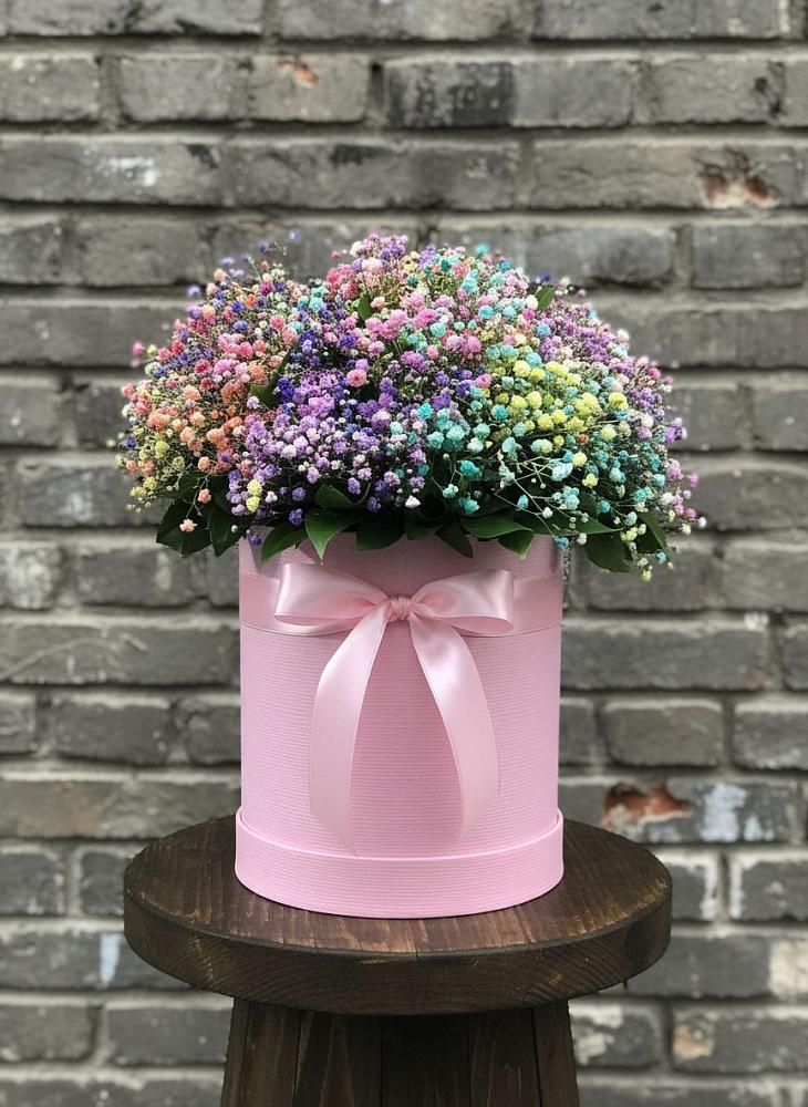 Цветочная композиция из Гипсофила и Розы в шляпной коробке в Черемном