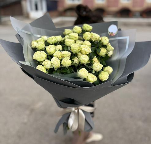 Букет Белые кустовые розы Солинеро в Черемном