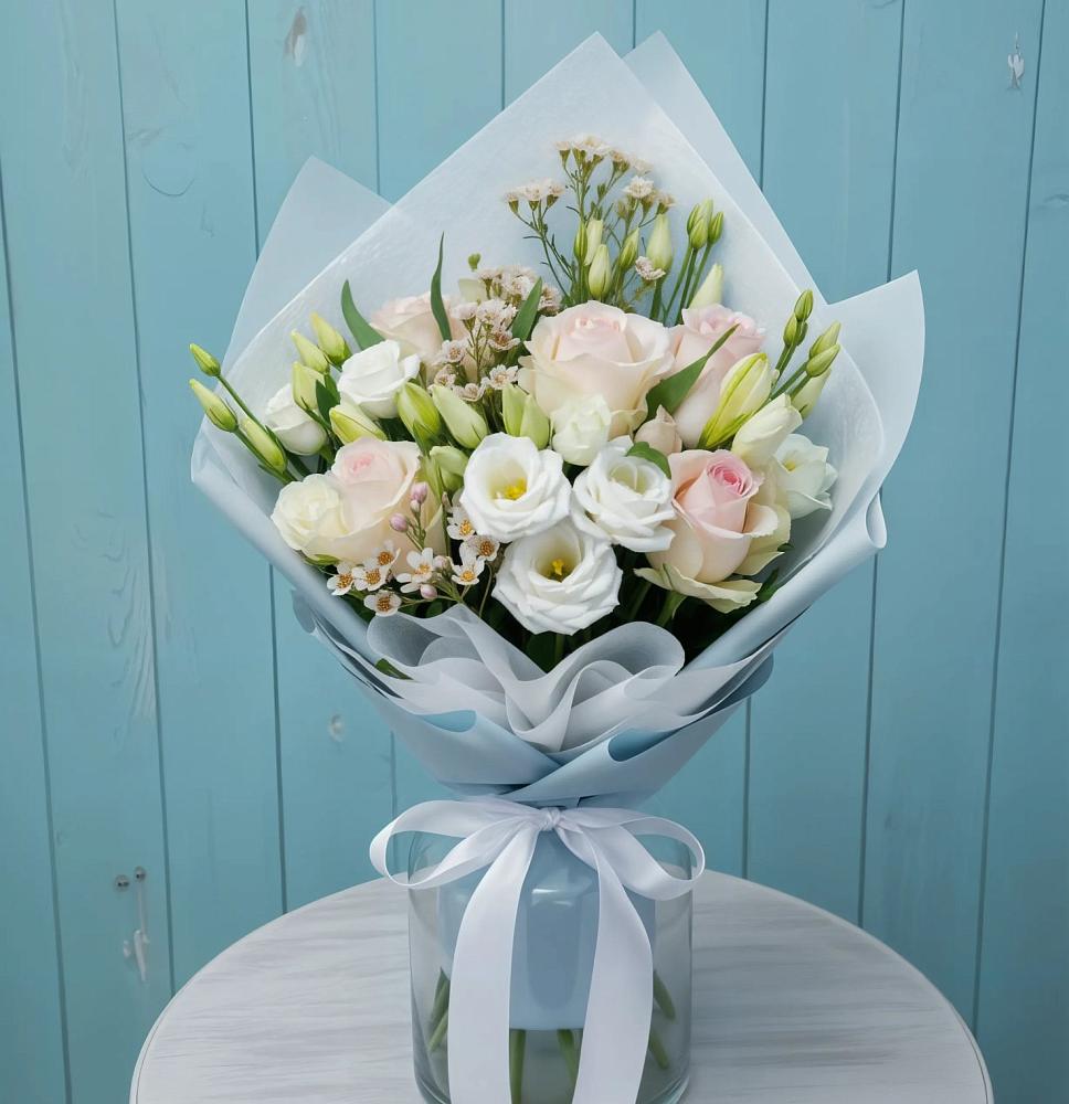 Букет цветов из: Розы и Лизиантусы в Черемном