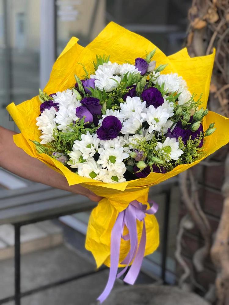 Букет цветов из: Ирисы, Хризантемы и Ромашки в Черемном