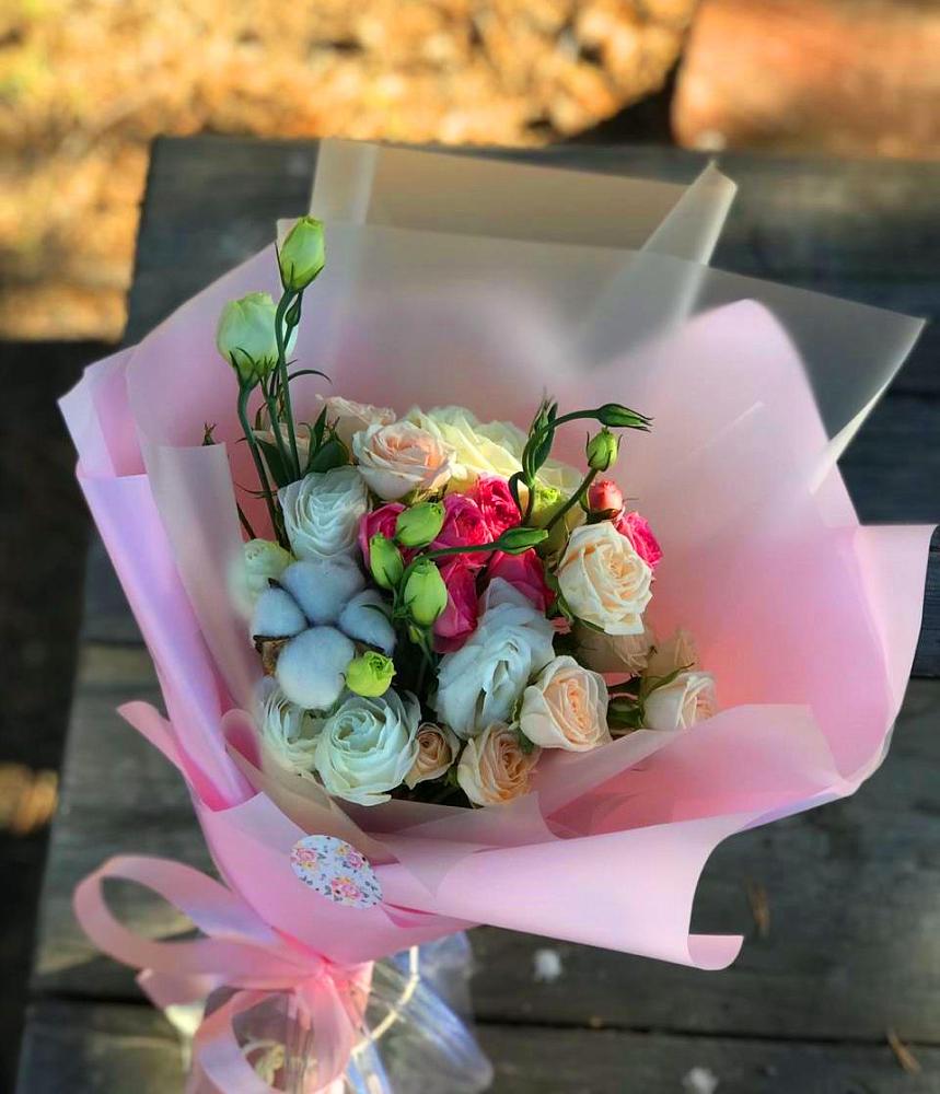 Букет цветов из: Розы и Лизиантусы в Черемном