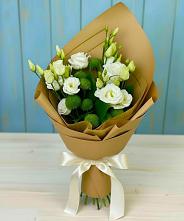 Букет цветов из:  Хризантемы и Лизиантусы в Черемном