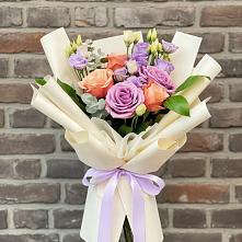 Букет цветов из:  Лизиантусы и Розы #REPLACE_PRED# Черемном