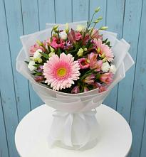 Букет цветов из:  Герберы, Альстромерии и Лизиантусы в Черемном