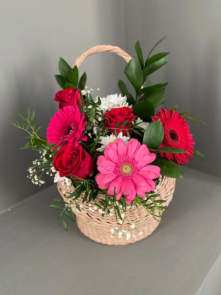Цветочная композиция из Розы, Хризантемы и Герберы в корзине в Черемном