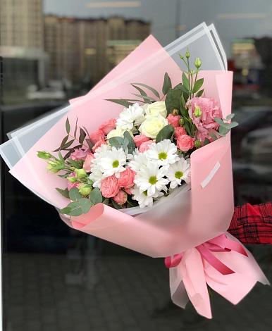 Букет цветов из: Розы, Лизиантусы и Хризантемы в Черемном
