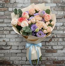 Букет цветов из:  Розы, Лизиантусы и Гвоздики #REPLACE_PRED# Черемном